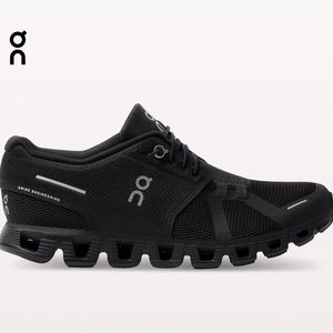 NWT On Running Women’s Cloud 5 Sneakers
